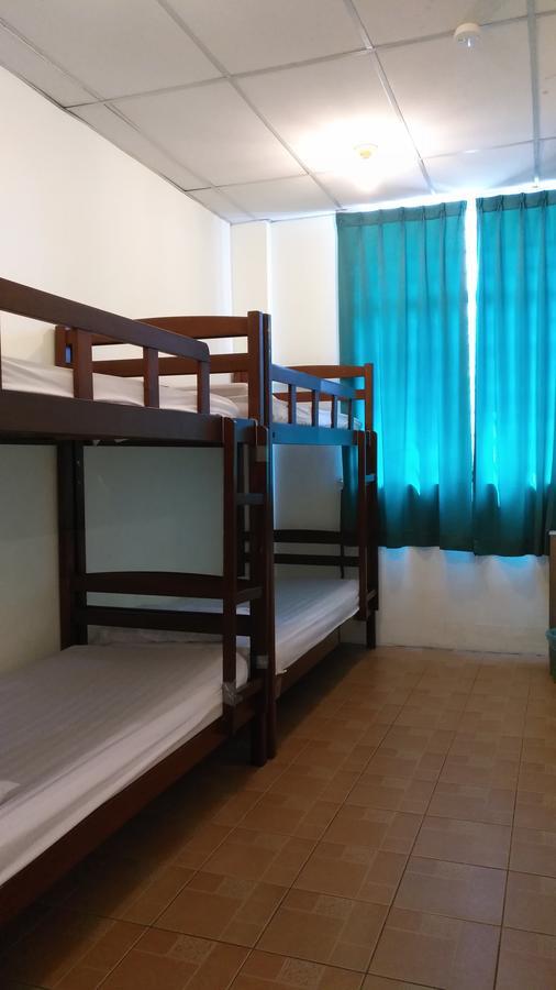 Borneo Backpackers Vandrerhjem Kota Kinabalu Eksteriør bilde